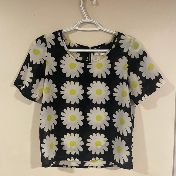Semi-sheer Daisy Top - Picture 1 of 4